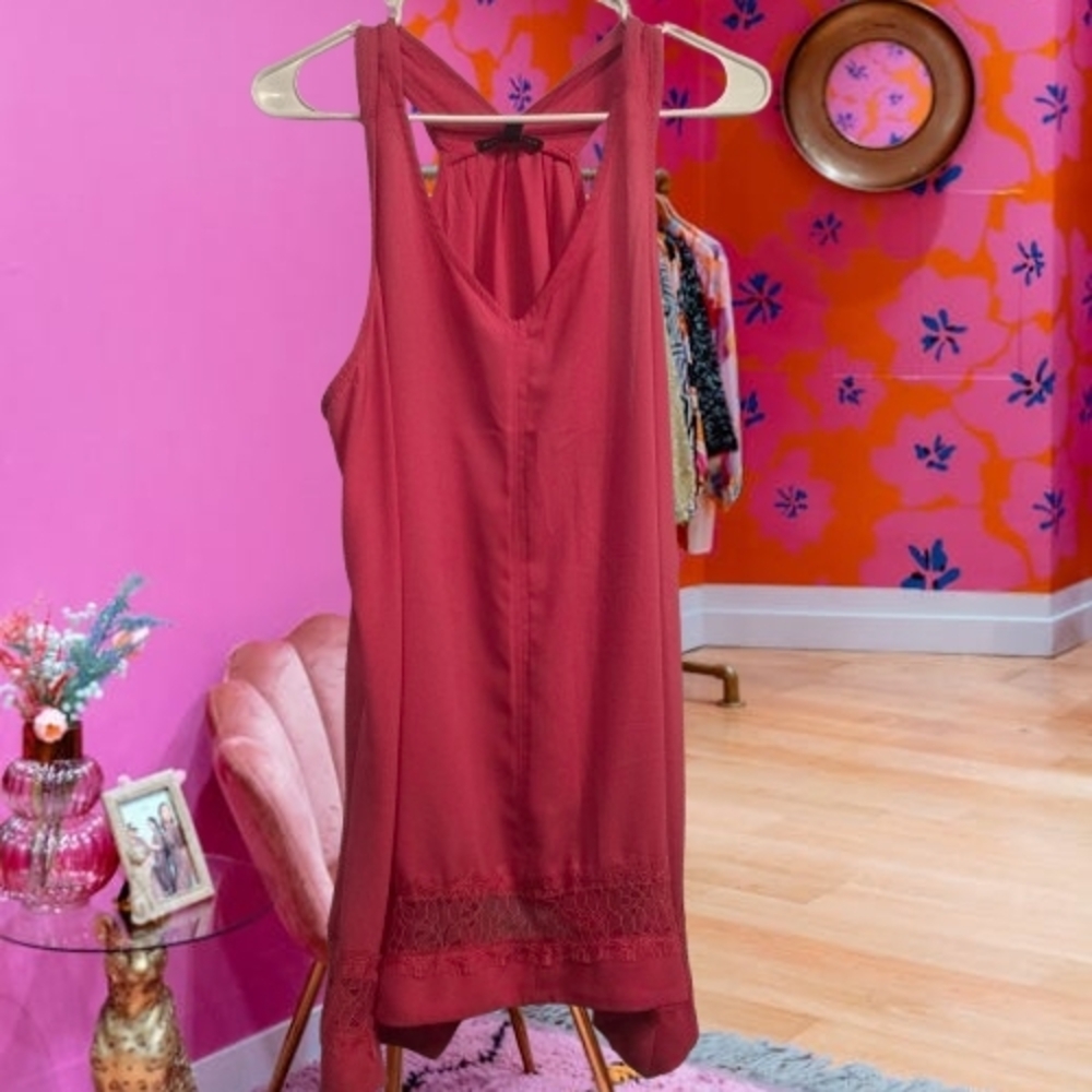 Signature Studio Sleeveless Top in Bright Pink